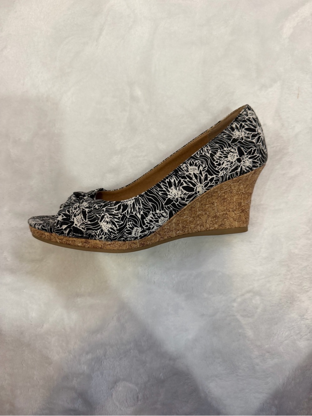 Women’s Dexflex Comfort Peep-Toe Wedges 8.5